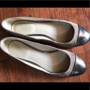 Leather Naturalizer Taupe & Silver Flats, sz 8.5